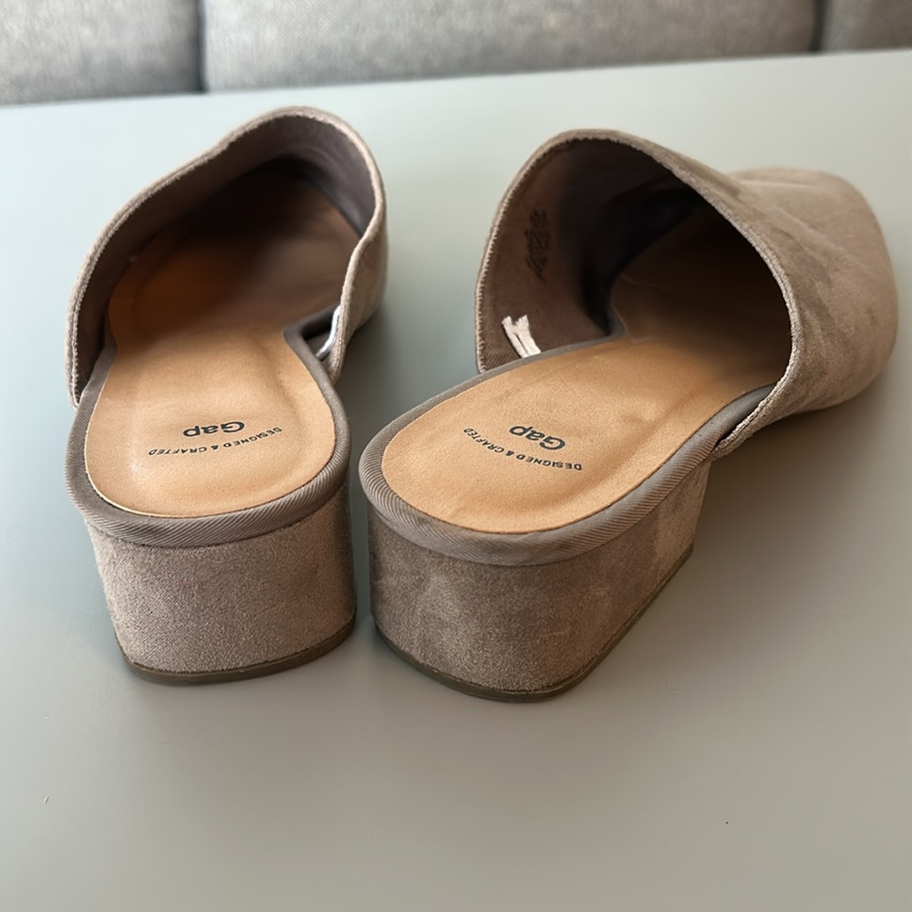 GAP Tan Mules Suede Slip-On Shoes - Picture 2 of 2